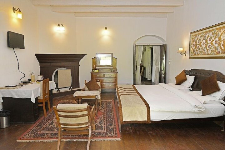 Room 2 of 23