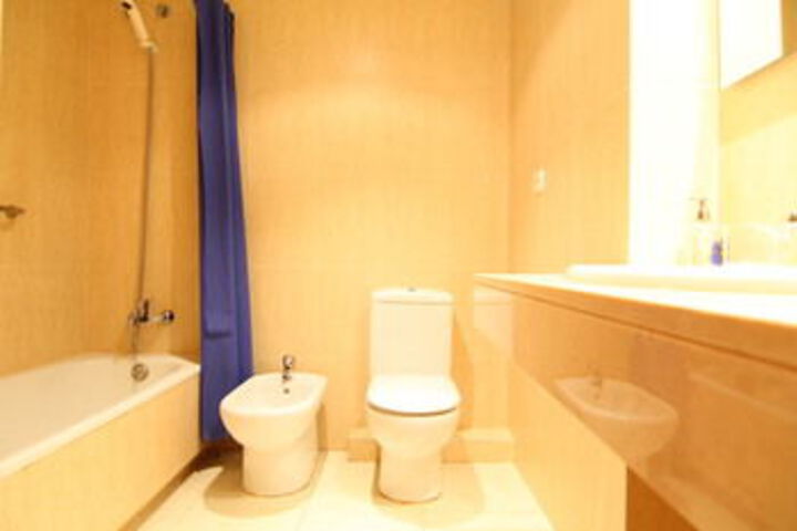 Room 9 of 205