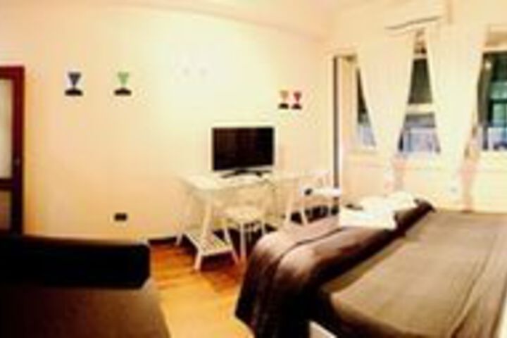 Room 8 of 25