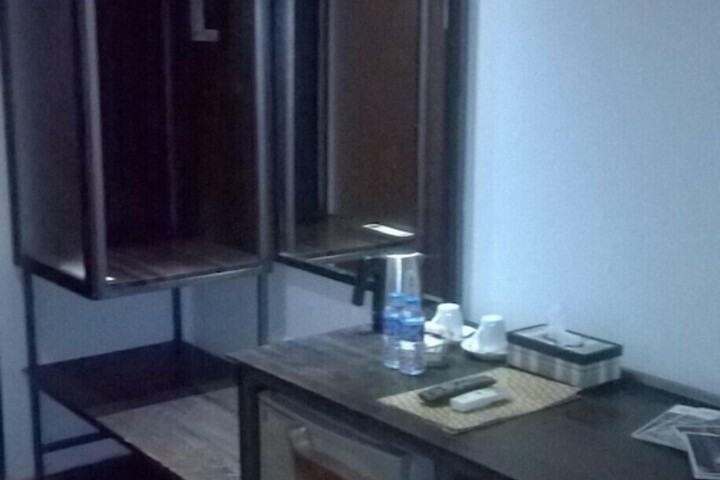Room 15 of 61