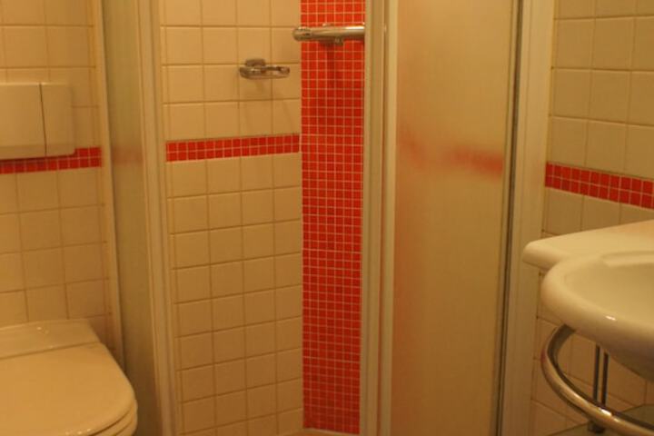 Room 42 of 60