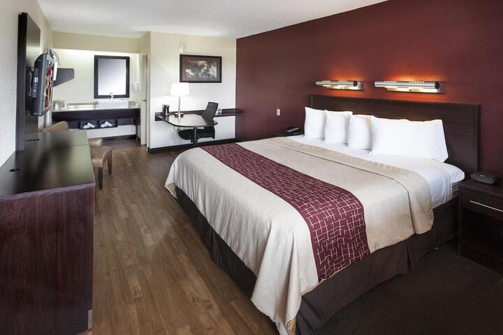 1 King Bed (18 of 18)