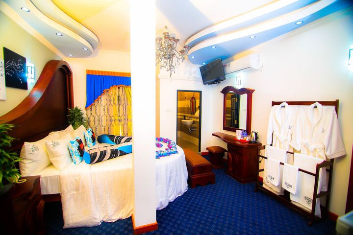 Room 17 of 230