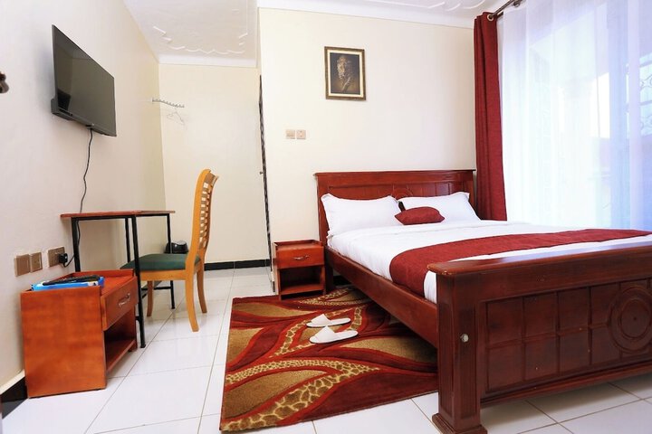 Room 8 of 18