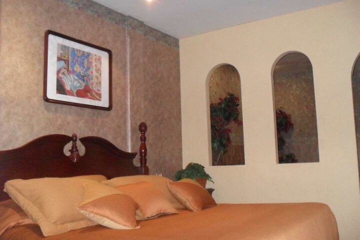 Room 4 of 28