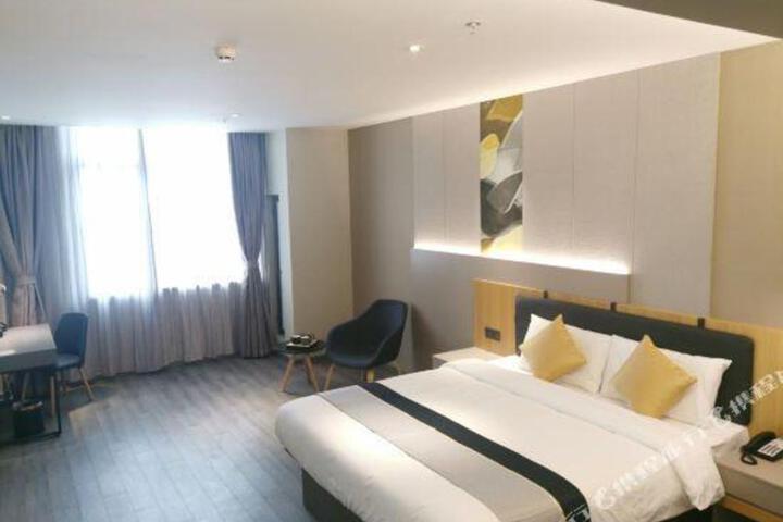 Kim Ying Lakeside Hotel