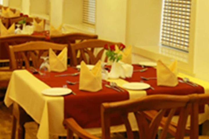 Dining 14 of 24