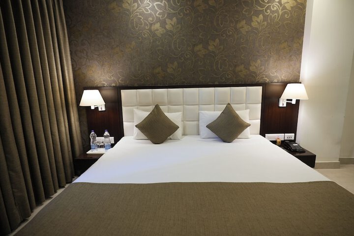 Room 17 of 25