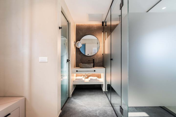 Room 62 of 79
