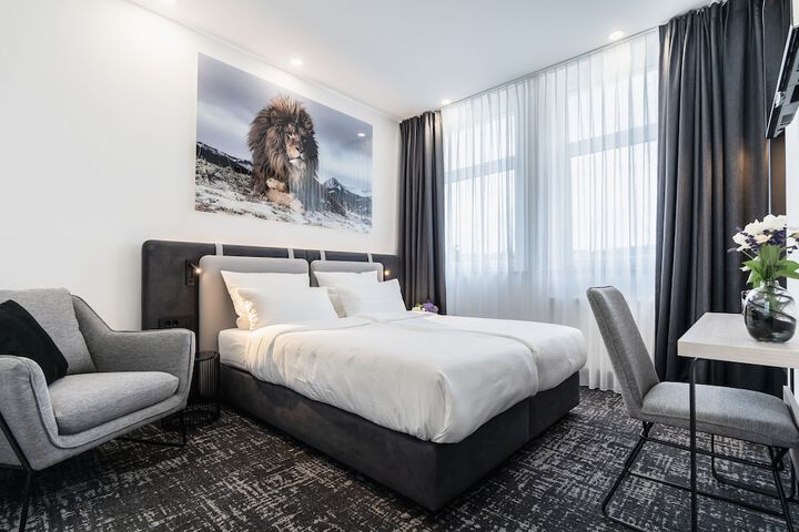 Room 30 of 62