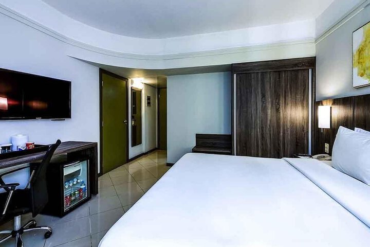 Room 21 of 100
