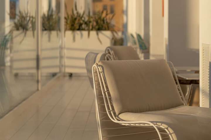 Lobby lounge