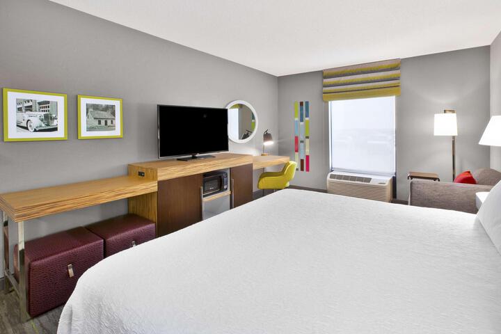 1 King Bed (17 of 19)