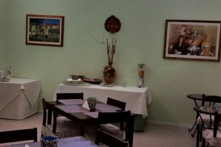 Breakfast/Coffee Service 26 of 41