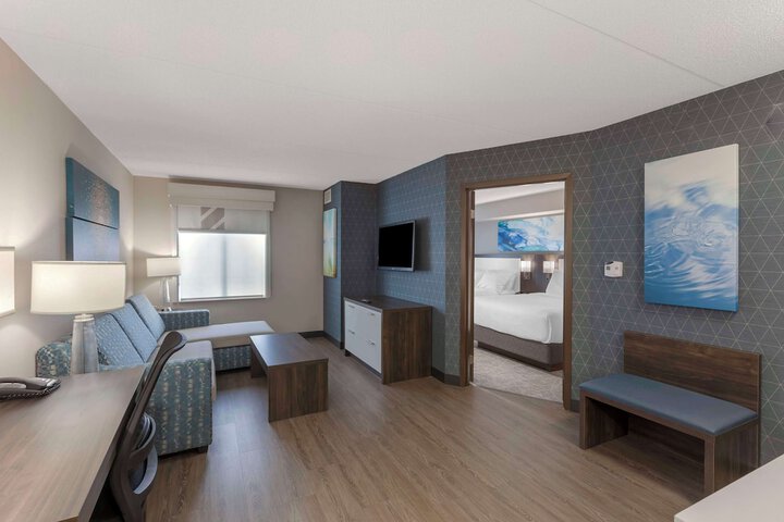 Room 15 of 33