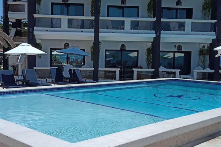 Hotel 47 of 64
