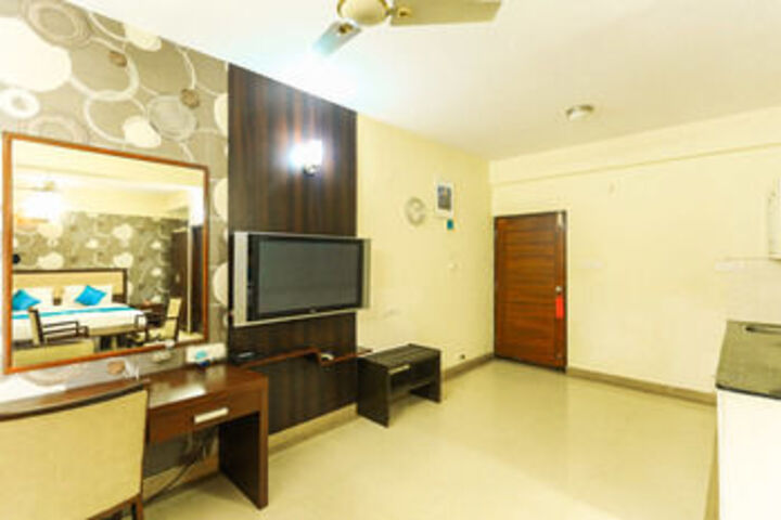 Room 14 of 26