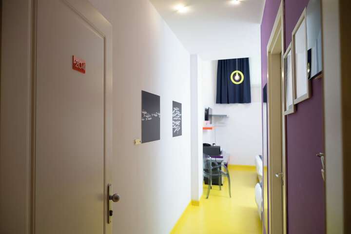 Room 75 of 144