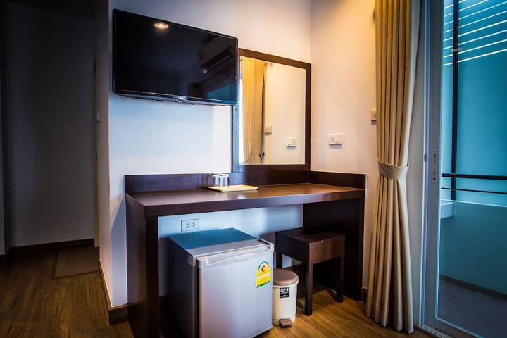 Room 4 of 40