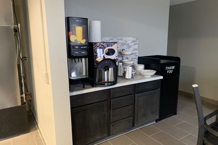 Breakfast/Coffee Service 17 of 19