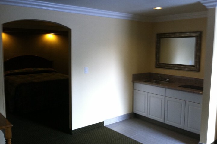 Room 34 of 66