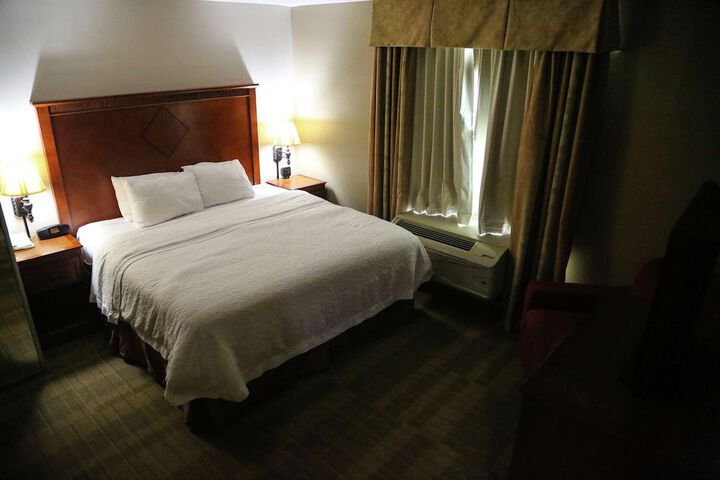 Room 9 of 52