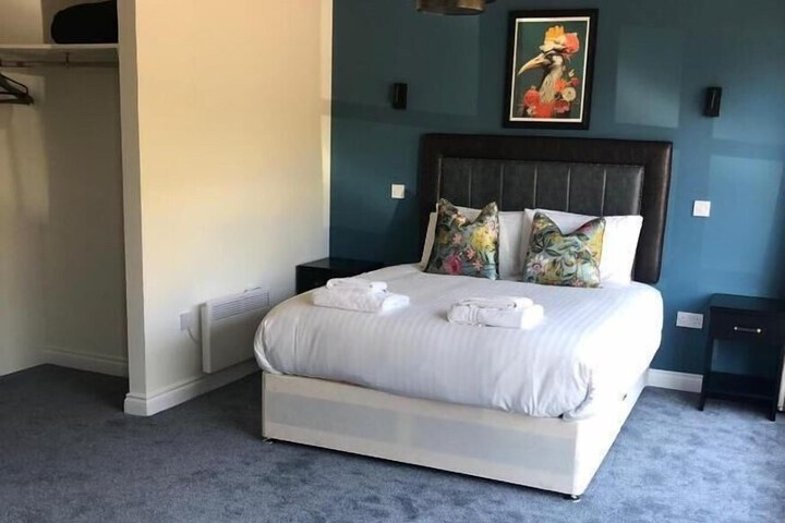 Room 3 of 27