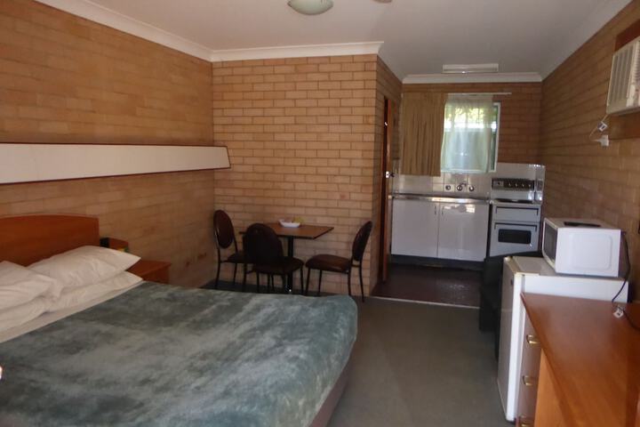 Room 15 of 40