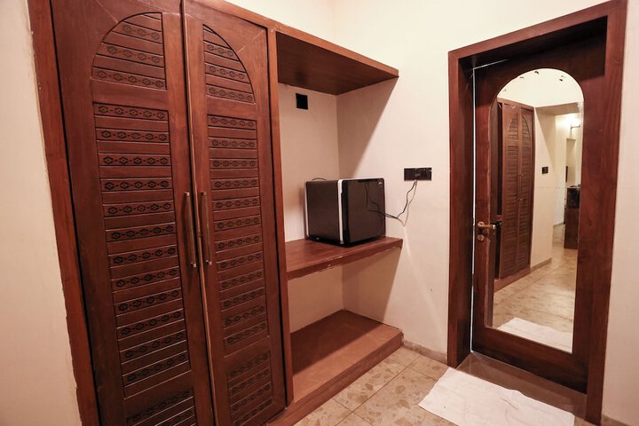 Room 34 of 160