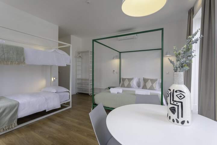 Room 6 of 71