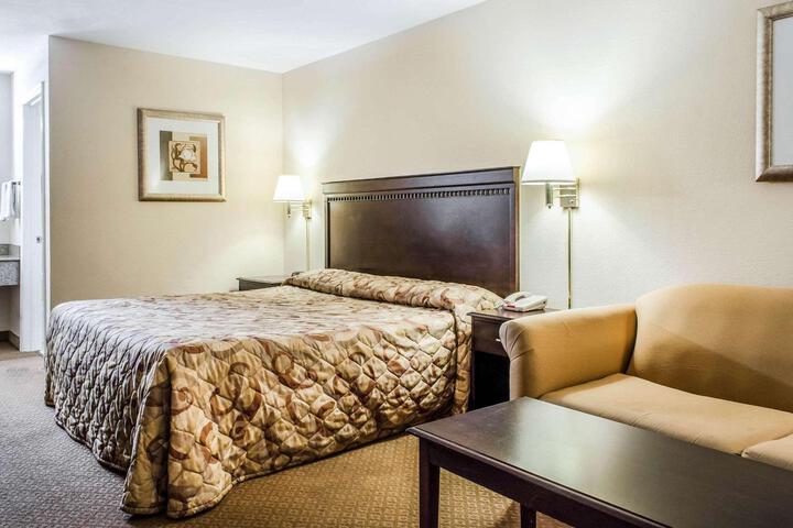 1 King Bed Choice Room (1 of 2)