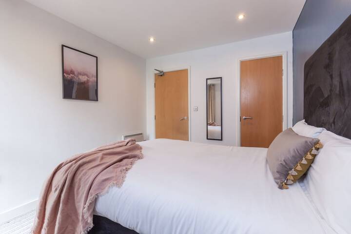Room 4 of 27