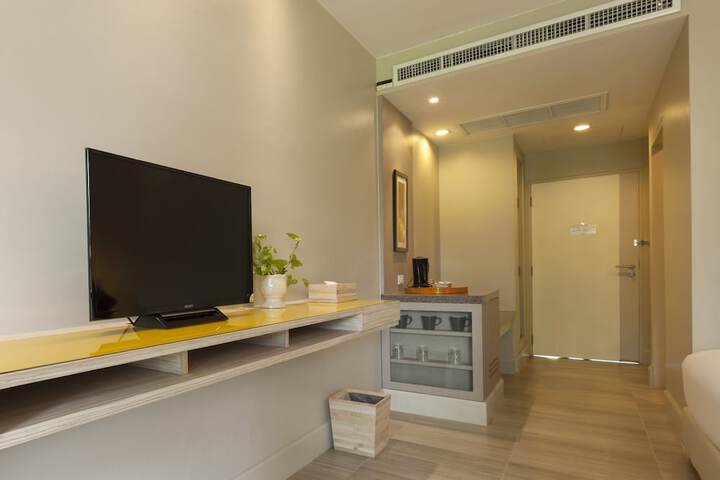 Room 13 of 156