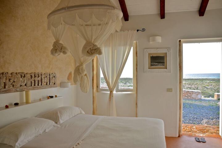 Room 6 of 67