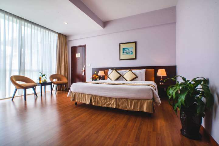 Room 7 of 72