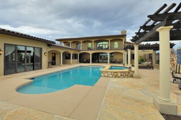 Sorelle Vineyard 5BR by Casago