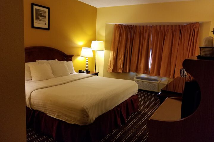 Standard | King Bed (4 of 4)