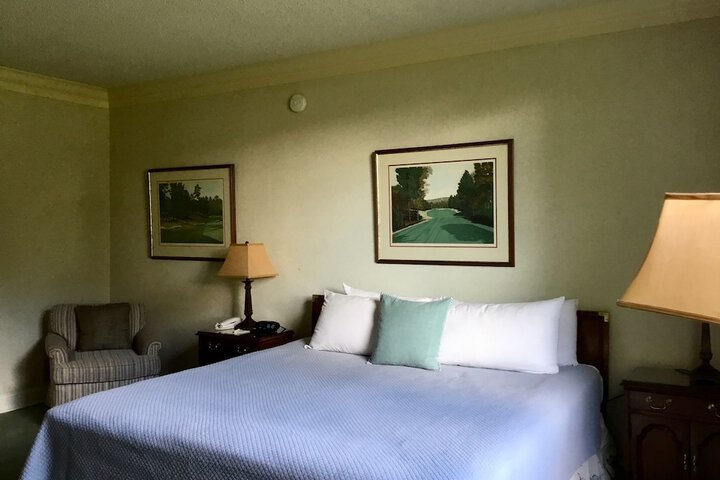 Room 11 of 72