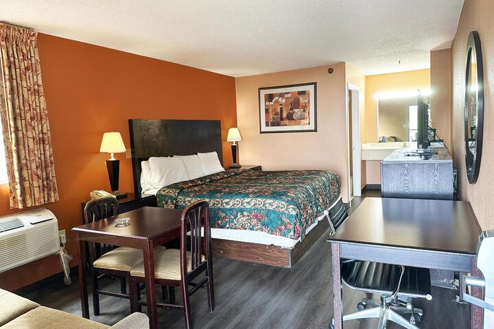 Room 5 of 78