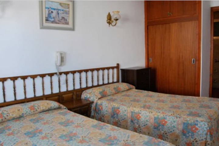 Room 11 of 39