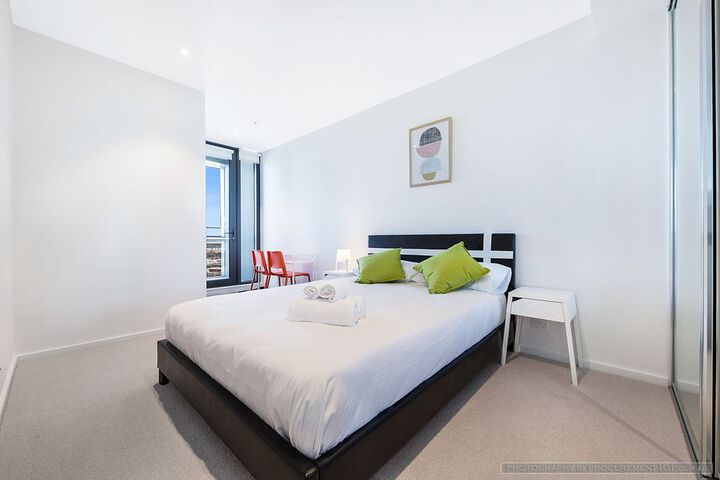 Room 3 of 10