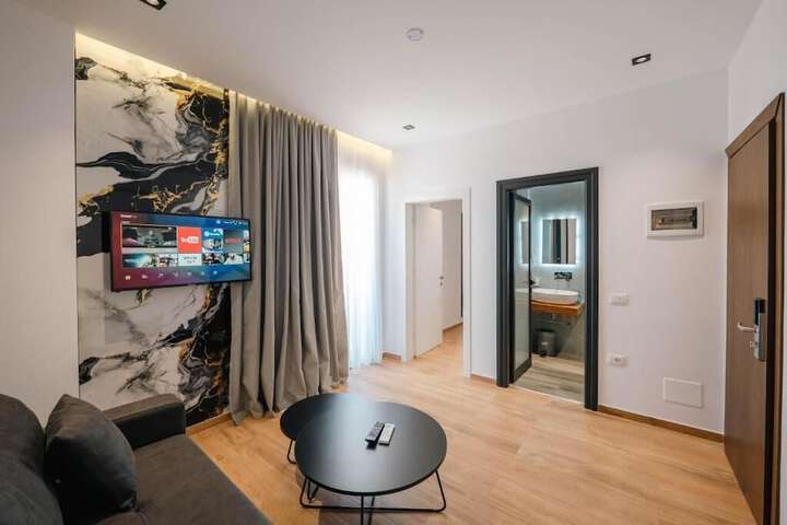 Room 44 of 140