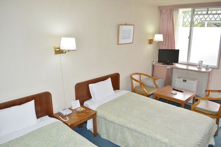 Room 10 of 35