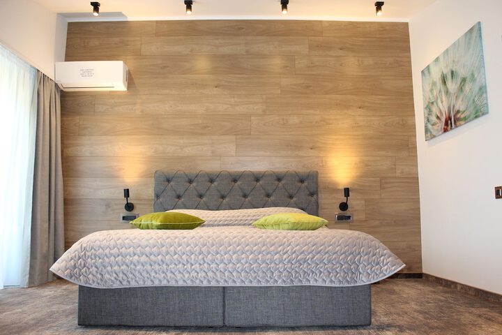 Room 10 of 46