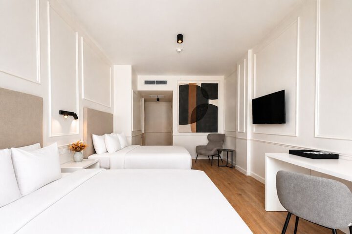 Room 33 of 93