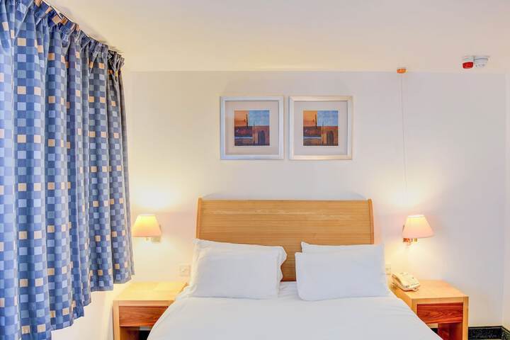 Room 25 of 41