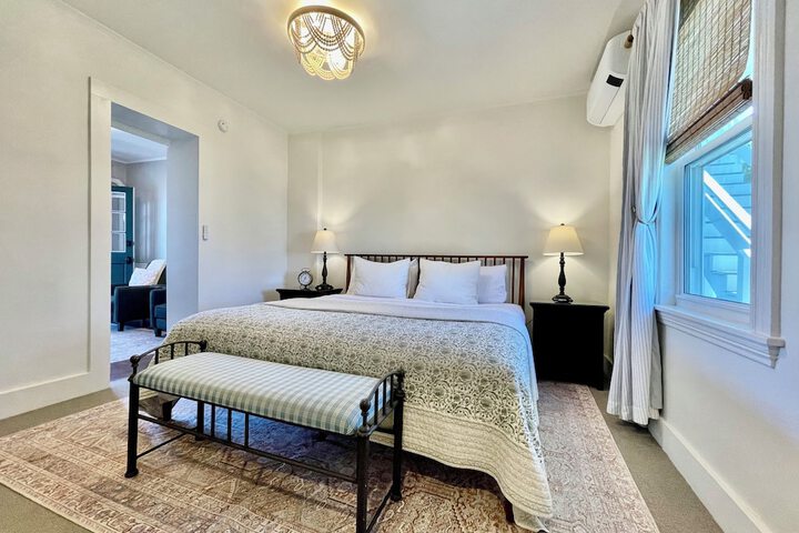 Room 21 of 106