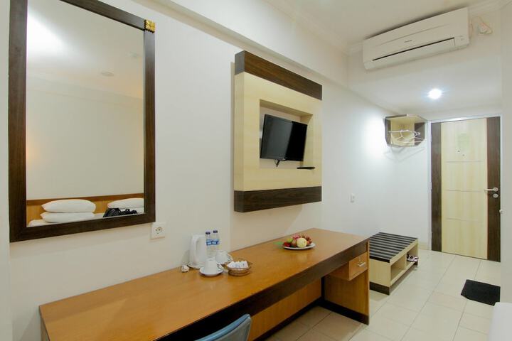 Room 13 of 33