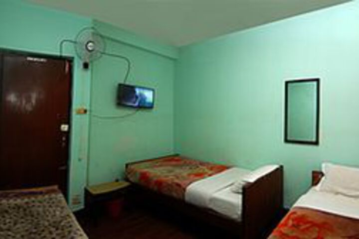 Room 8 of 28