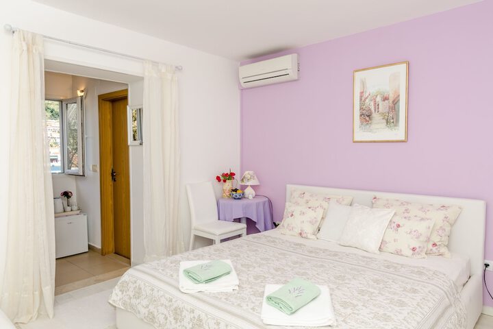 Room 6 of 64
